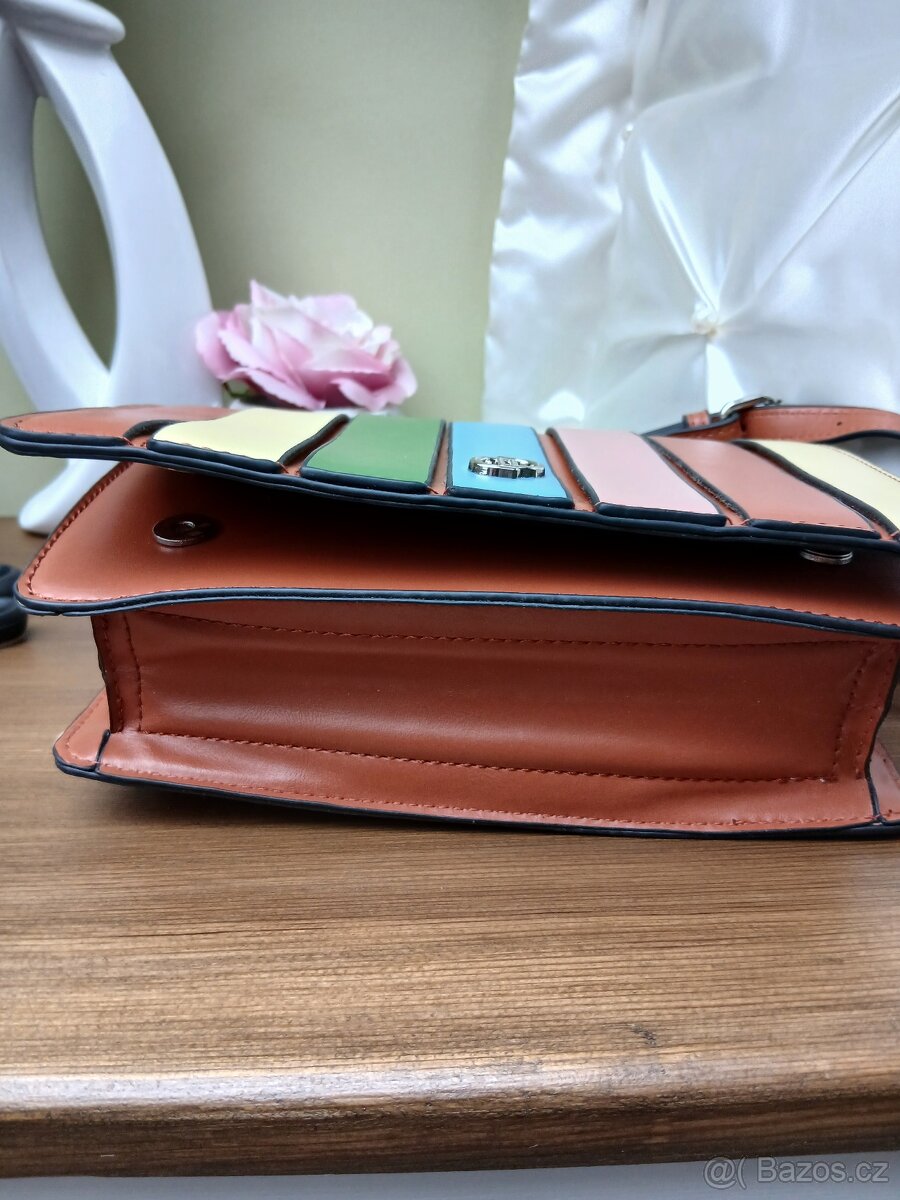 Dámská kabelka. - 4