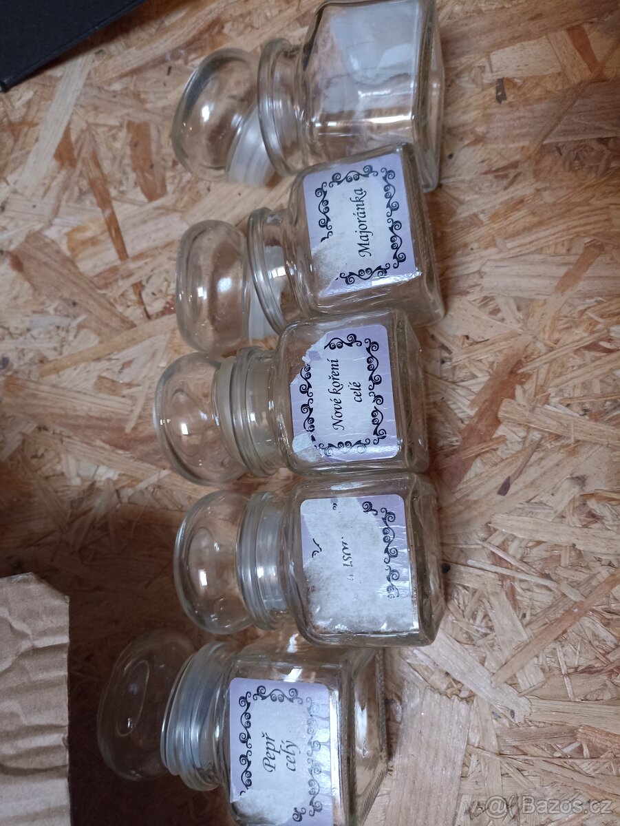 Kořenky dózy skleničky 16ks - 4