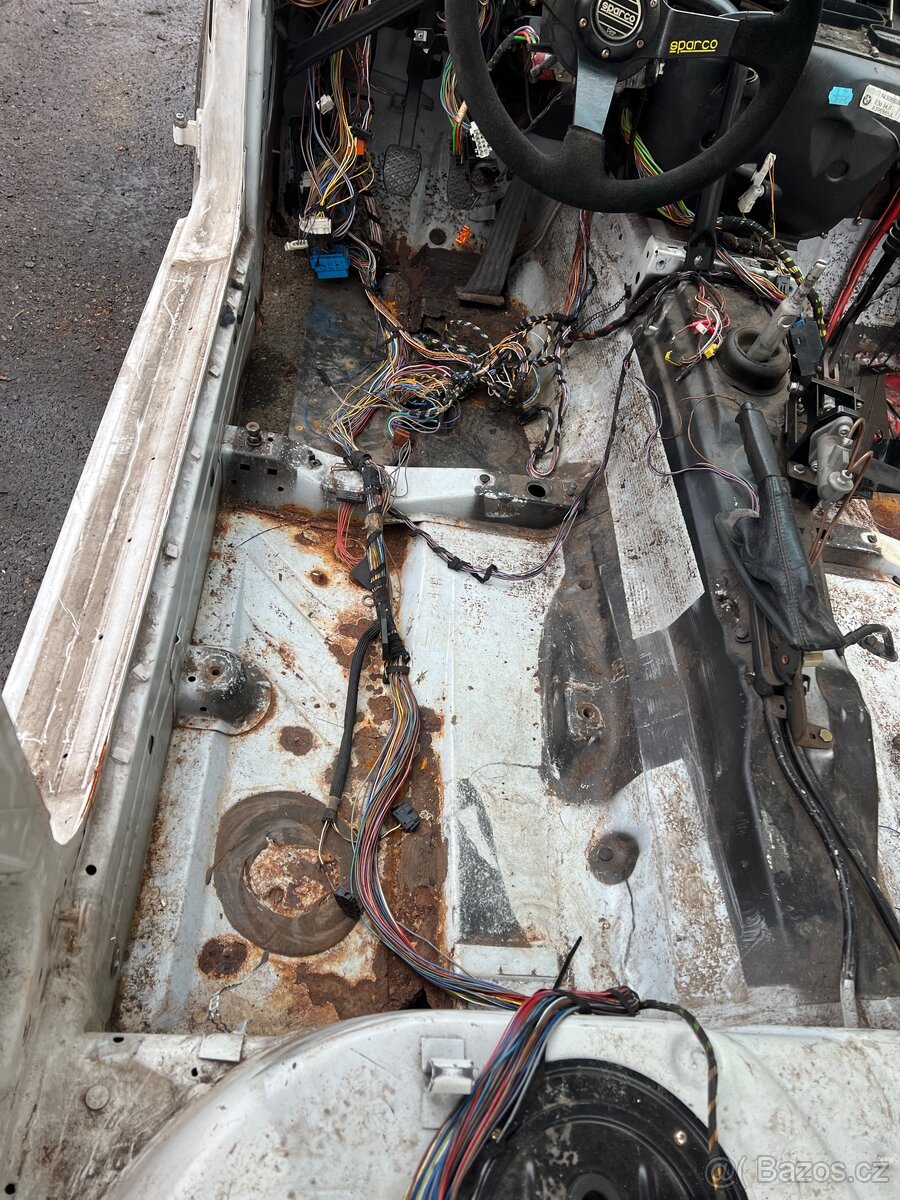 BMW e36 Coupe karoserie - 4