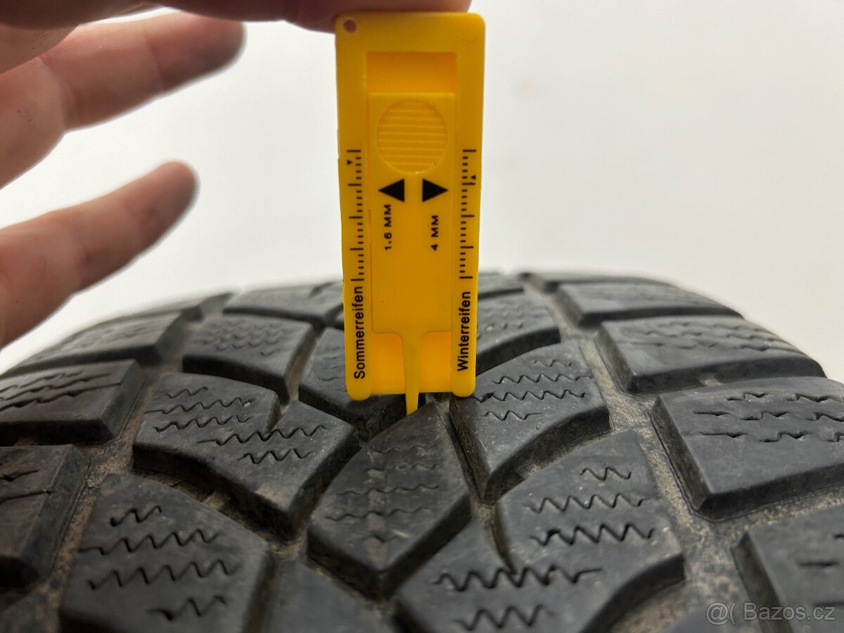 Zimní pneu Goodyear 205/45 R18 - 4