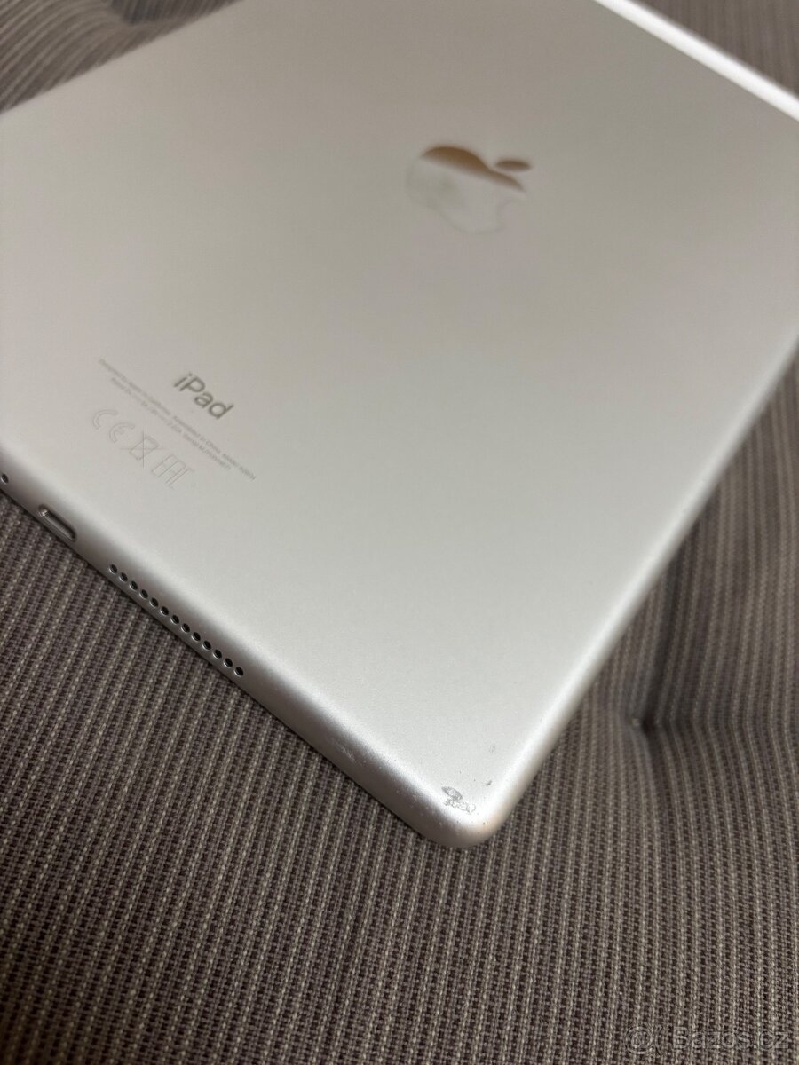 Apple iPad 9. generace (2021) 64 GB Cellular – Silver - 4