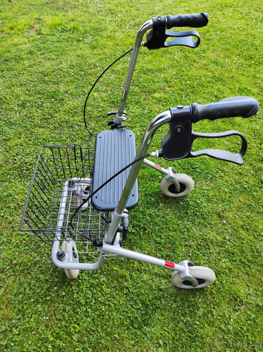 Prodám invalidní chodítko - 4