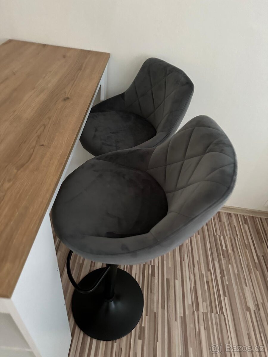 Barový stůl / barové židle - 4