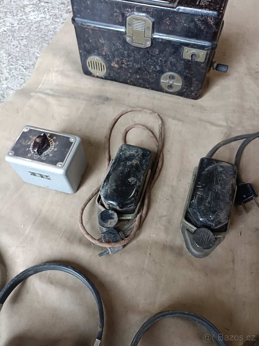 Sluchátka a telegrafní klíč ČSLA - 4