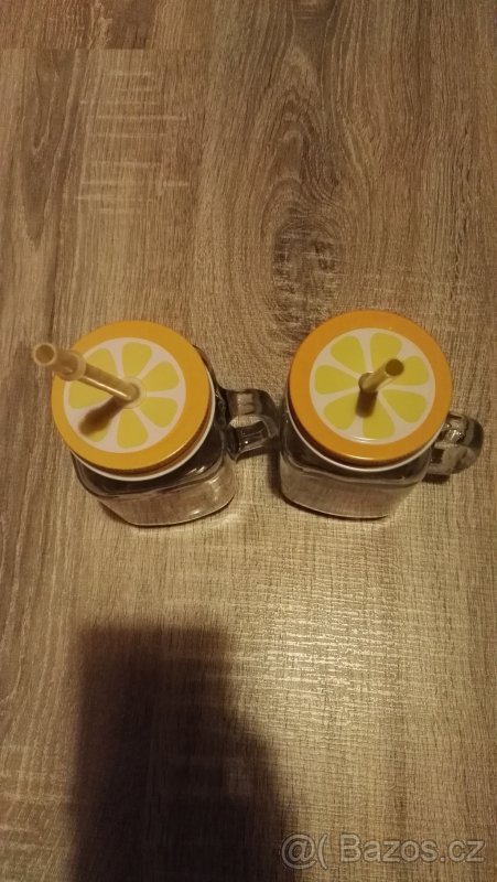 Sklenice s víčkem a brčkem NOVÉ - 4