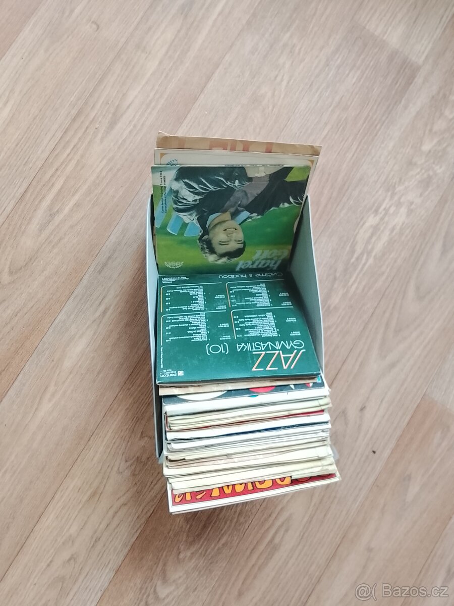 Prodám funkční gramofon Tesla s reproduktory - 4