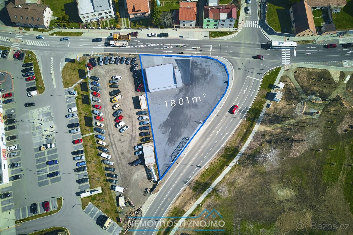 Prodej komerčního areálu 1801 m včetně showroomu Srubec - Č - 4