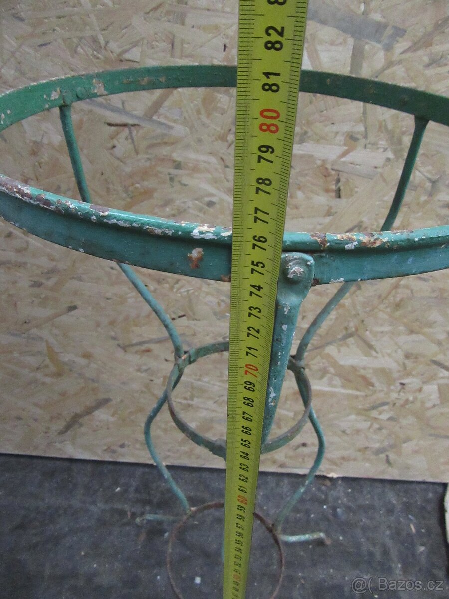 Nabízím starožitny stojan na lavor z 19 stol. Materiál želez - 4
