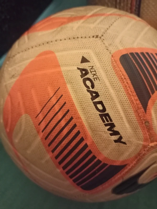 2x fotbalový míč, Nike a Adidas - 4