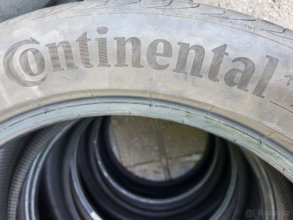 235 50 19" Continental - 4