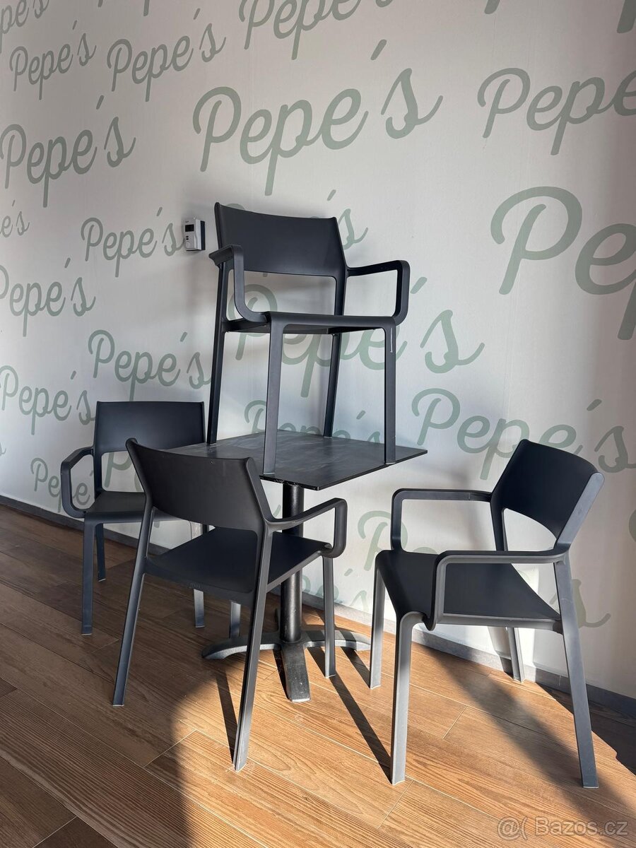 Stůl kavárenský se 4 židlemi - 4