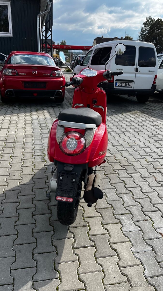 Skútr BEELINE ESTATE 50 2T - 4