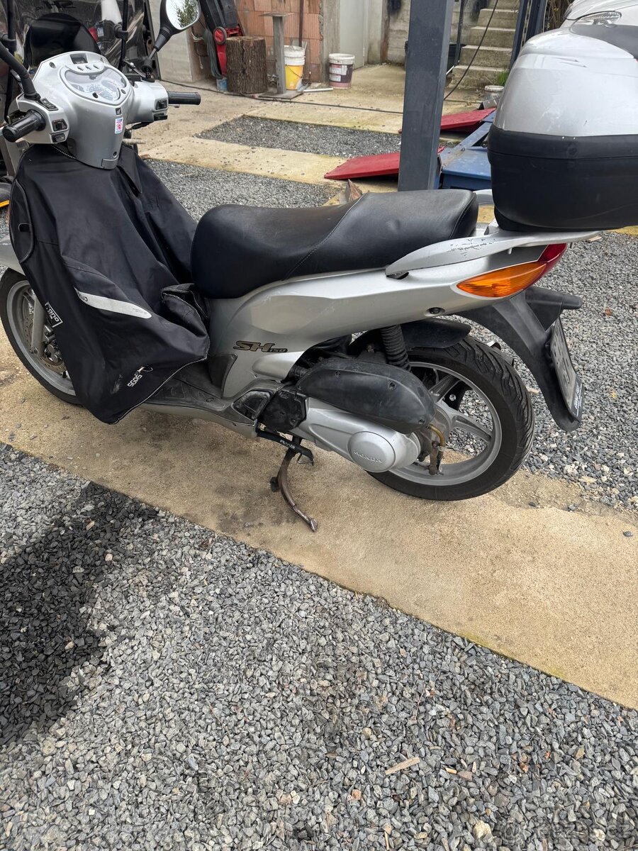 Skútr HONDA SH 150 - 4