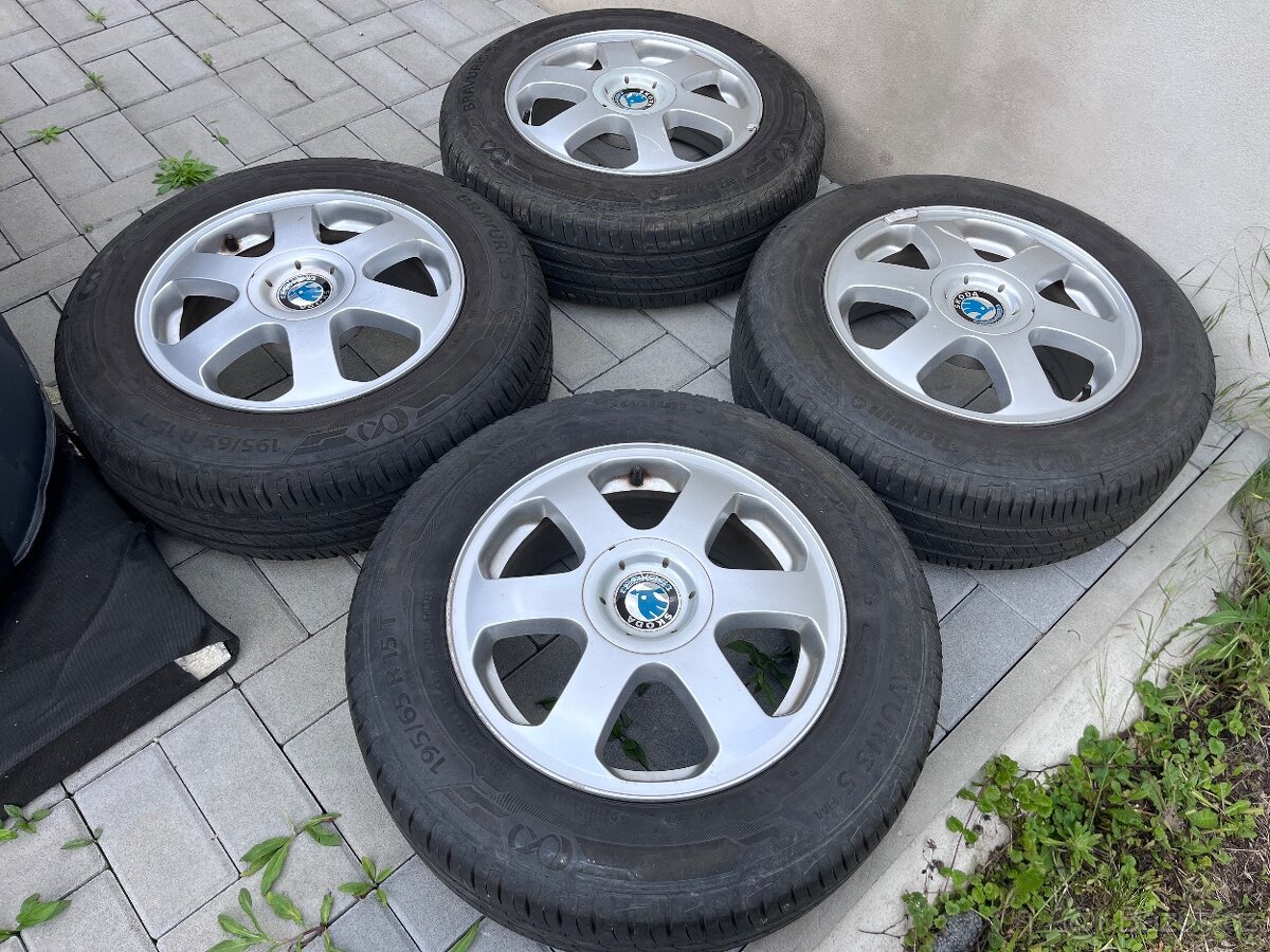 ŠKODA OCTAVIA 5x100 195/65 R15“ letni pneu vzorek cca 6,5mm - 4