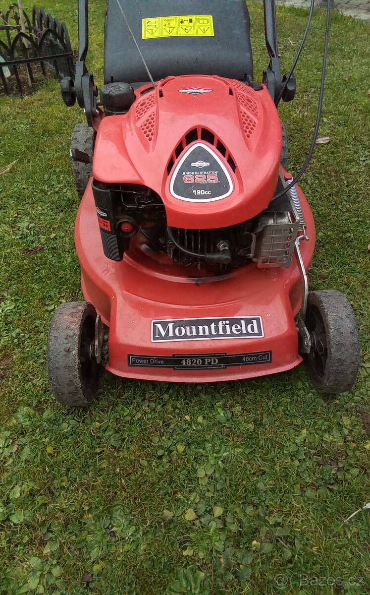 BENZÍNOVÁ SEKAČKA S POJEZDEM MOUNTFIELD - 4