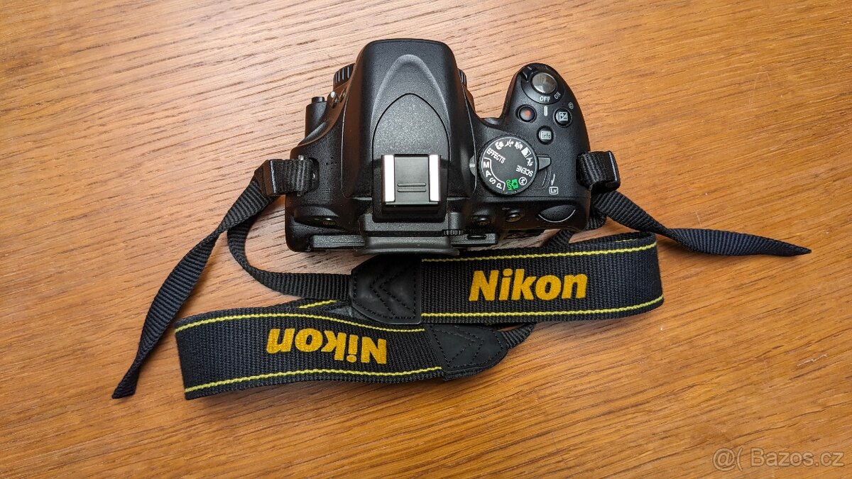 Nikon D5100 + 3 objektivy + další příslušenství - 4