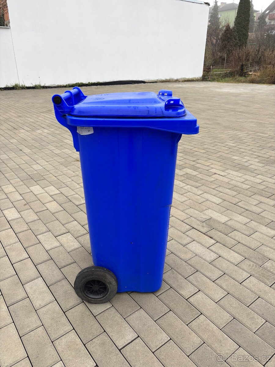 Plastová popelnice 120 l. - 4