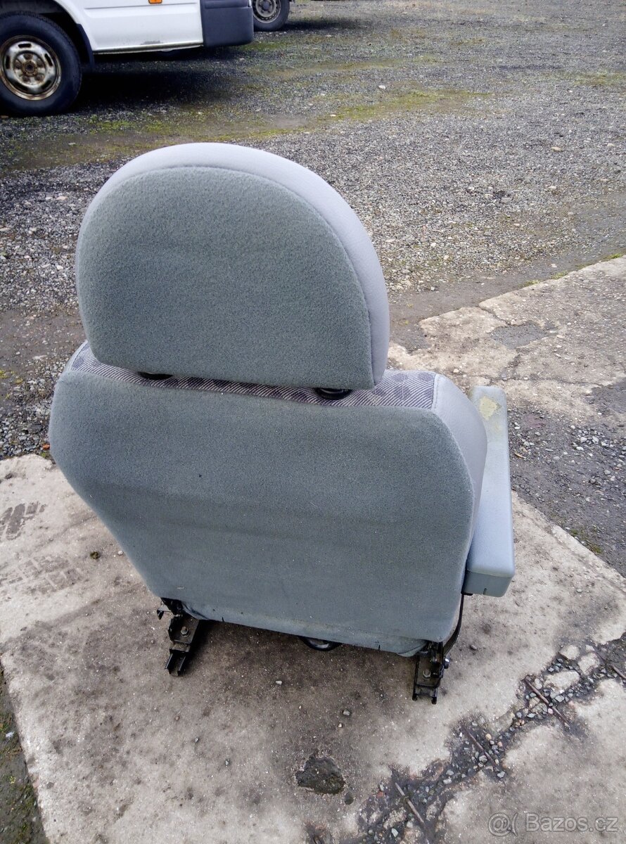 Sedačka řidiče Ford Transit - 4