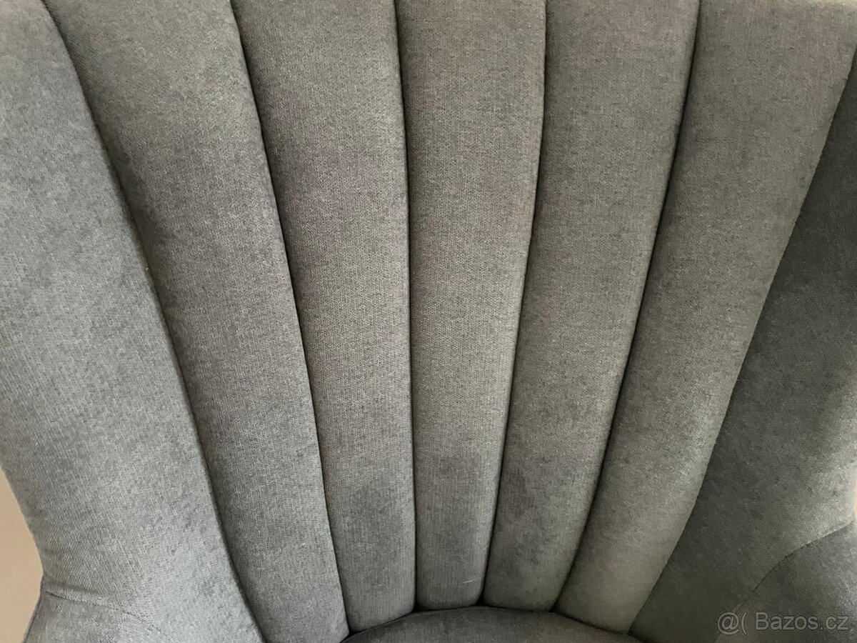 Křeslo nepoužívané - 4