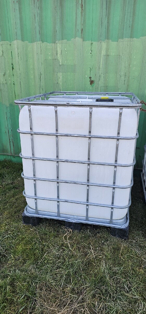 Plastový sud 200l, IBC 1000l - 4