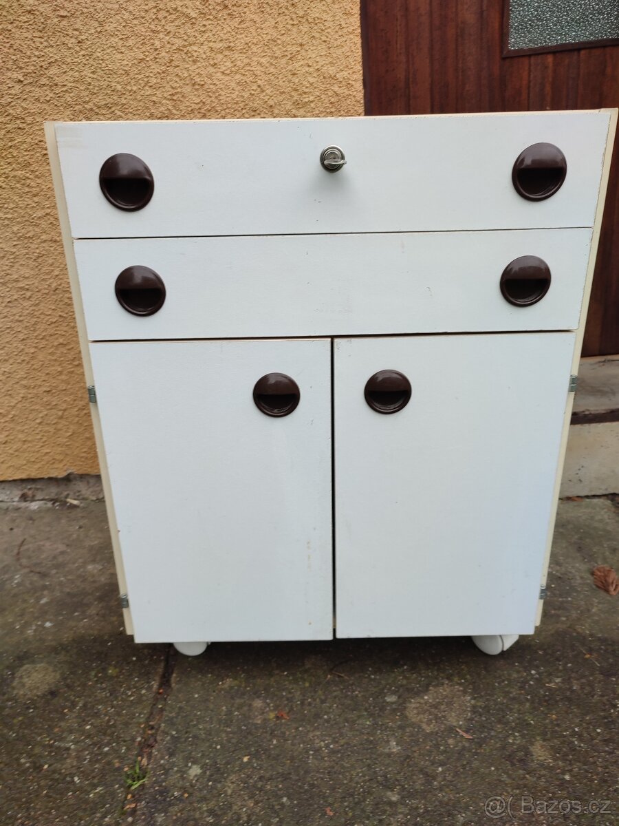 Daruji skříňku - 4