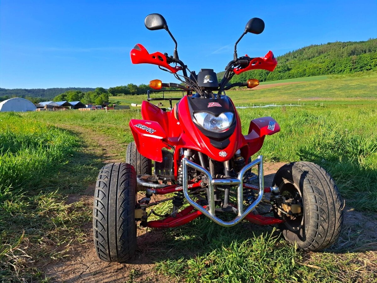 Čtyřkolka Shineray STXE 250 (2009) bílé SPZ (STK 2027)