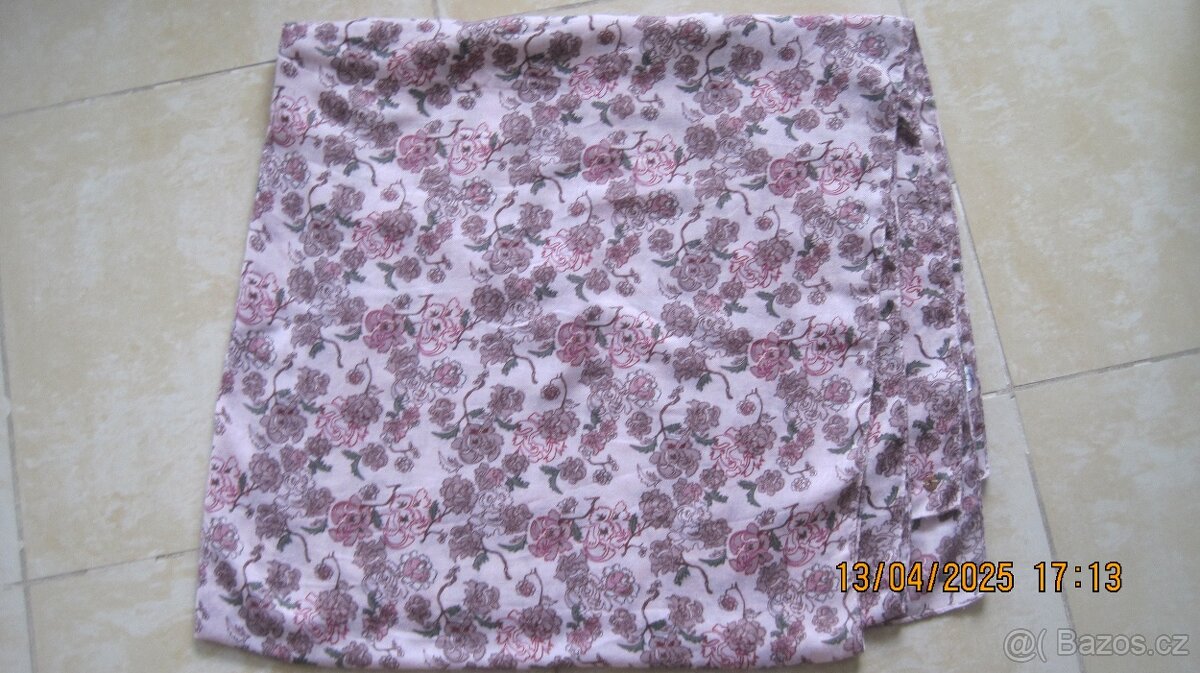 Šála TCHIBO, čepice černá s bambulí LINDEX - 4