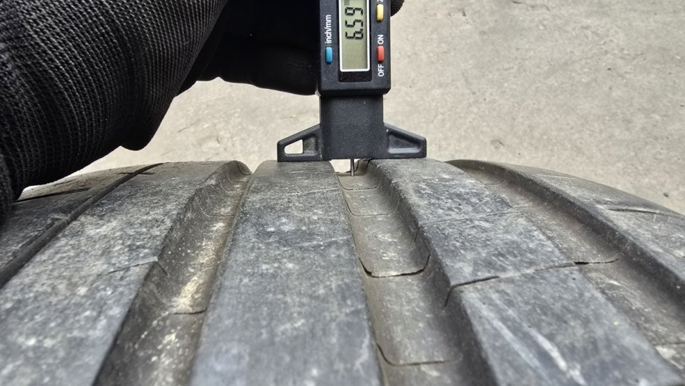 Letní pneumatika 255/35/19 Michelin - 4