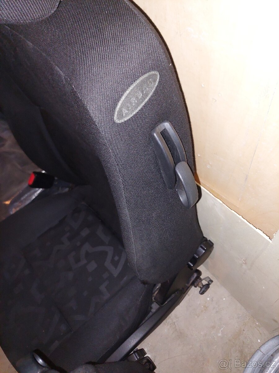 Přední sedačky VW Golf 4 3 dveř - 4