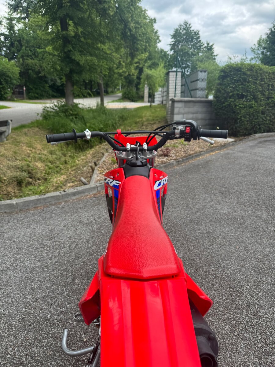 Honda crf125f (velké kola)