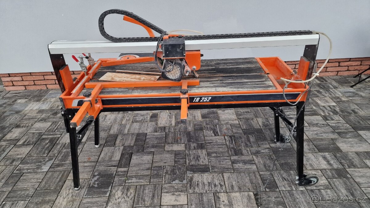 Pronájem pily na obklady NORTON Clipper TR 252 - 4