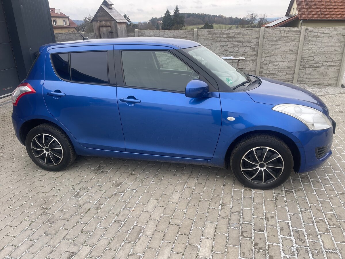 Suzuki Swift 1.2 i 69 kw 4x4 r.v 2010. 122000 km - 4