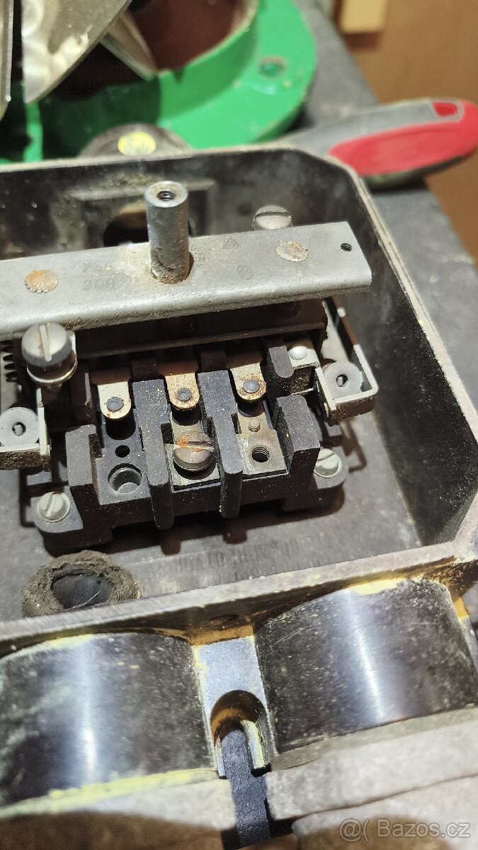 Bakelitový vypínač - 4