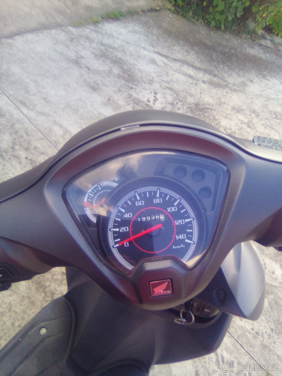 Honda Vision - 4