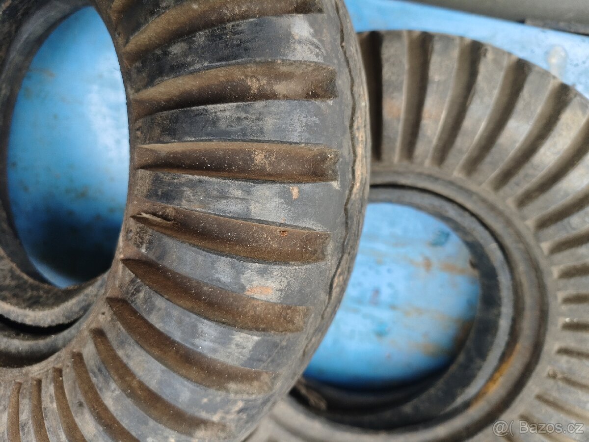 Guma,pneumatika,vozík,tonáž,kára,dílna,garaž - 4