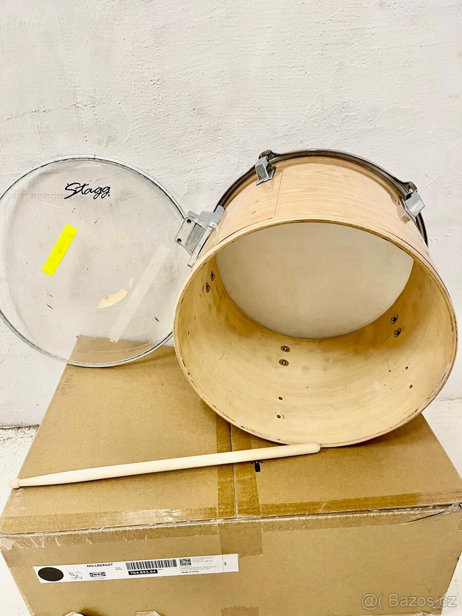 Buben na fandění. - 4