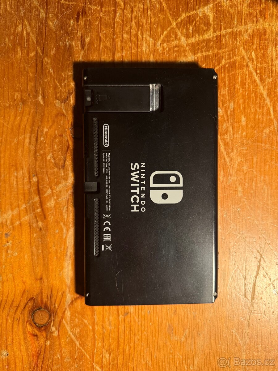 Nintendo Switch V2 - 4