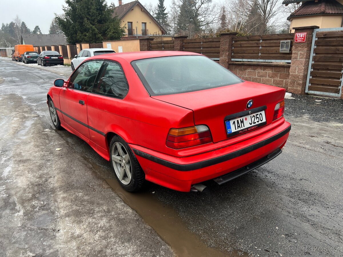BMW E36 318is coupe - 4