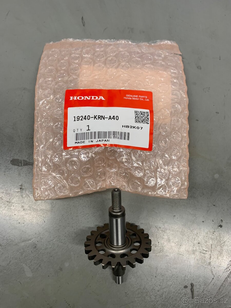 Hriadeľ vodnej pumpy Honda CRF - 4