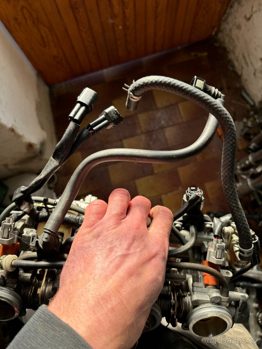 Vstrikovace na Yamaha R1 02-03 04-06 07-08 09-11
