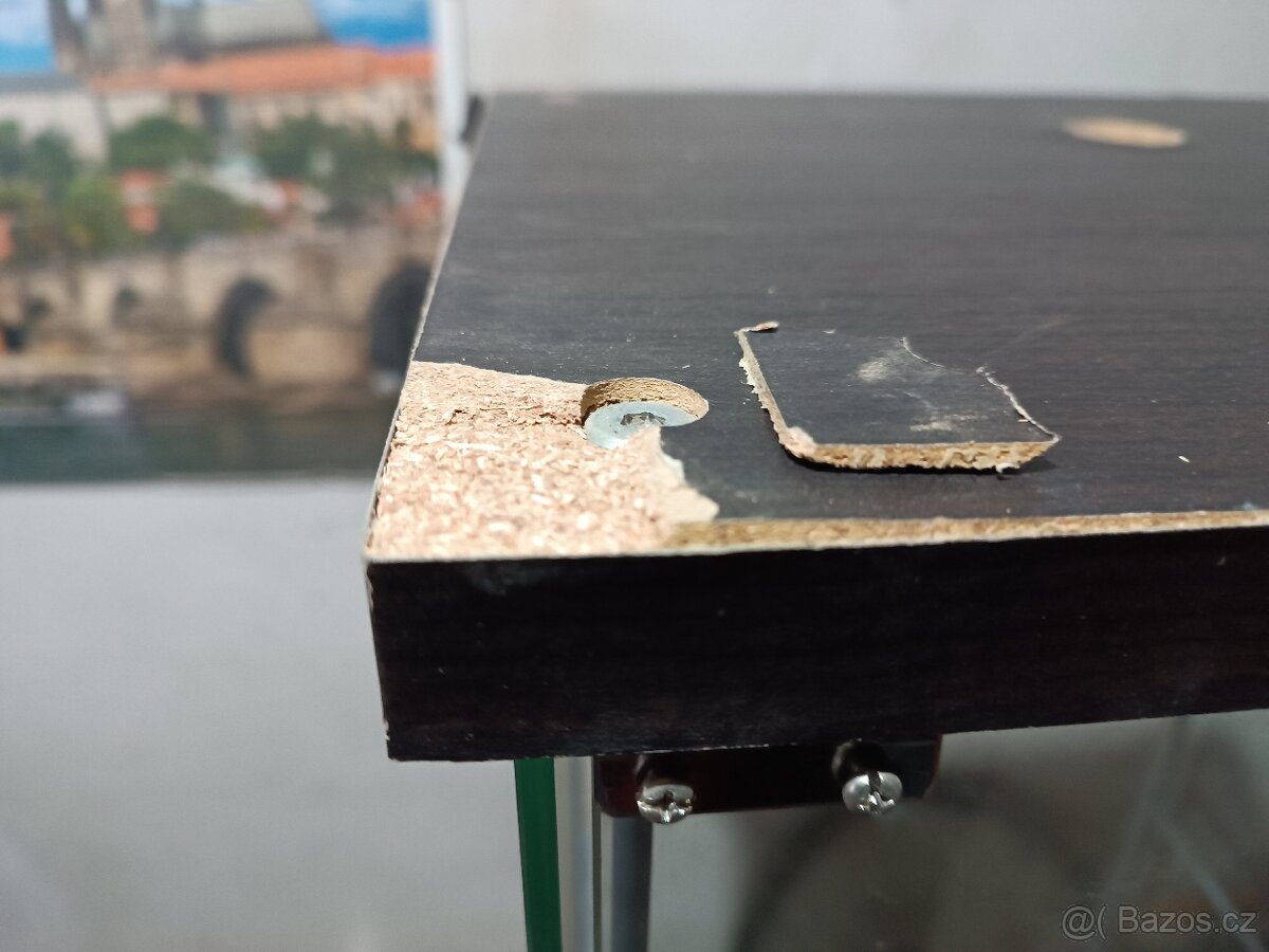 Skleněná vitrína od ikei - 4