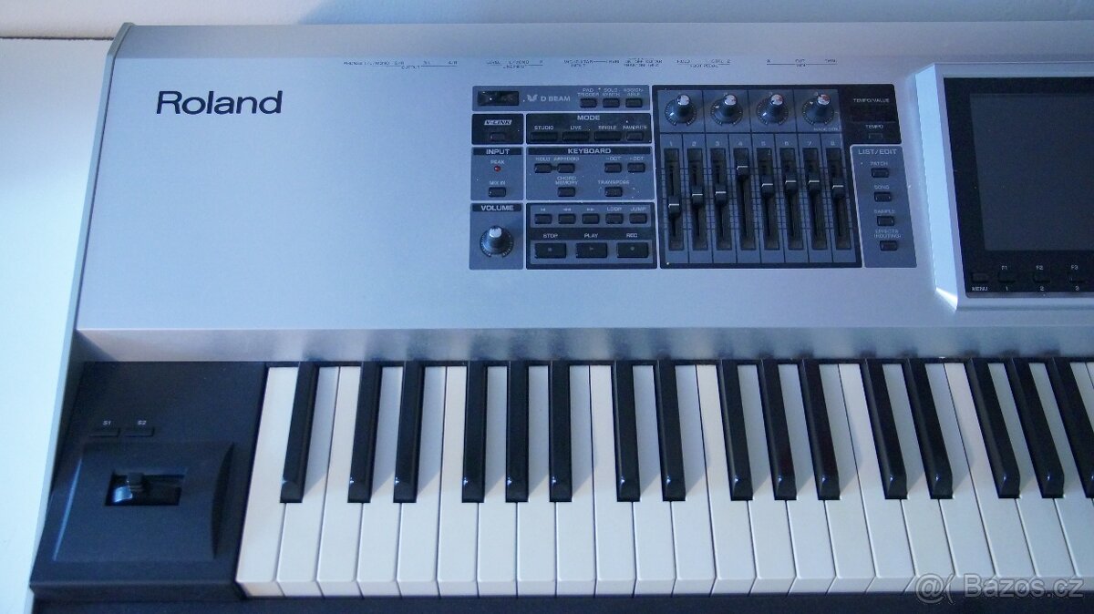 ROLAND G8 FANTOM - 4