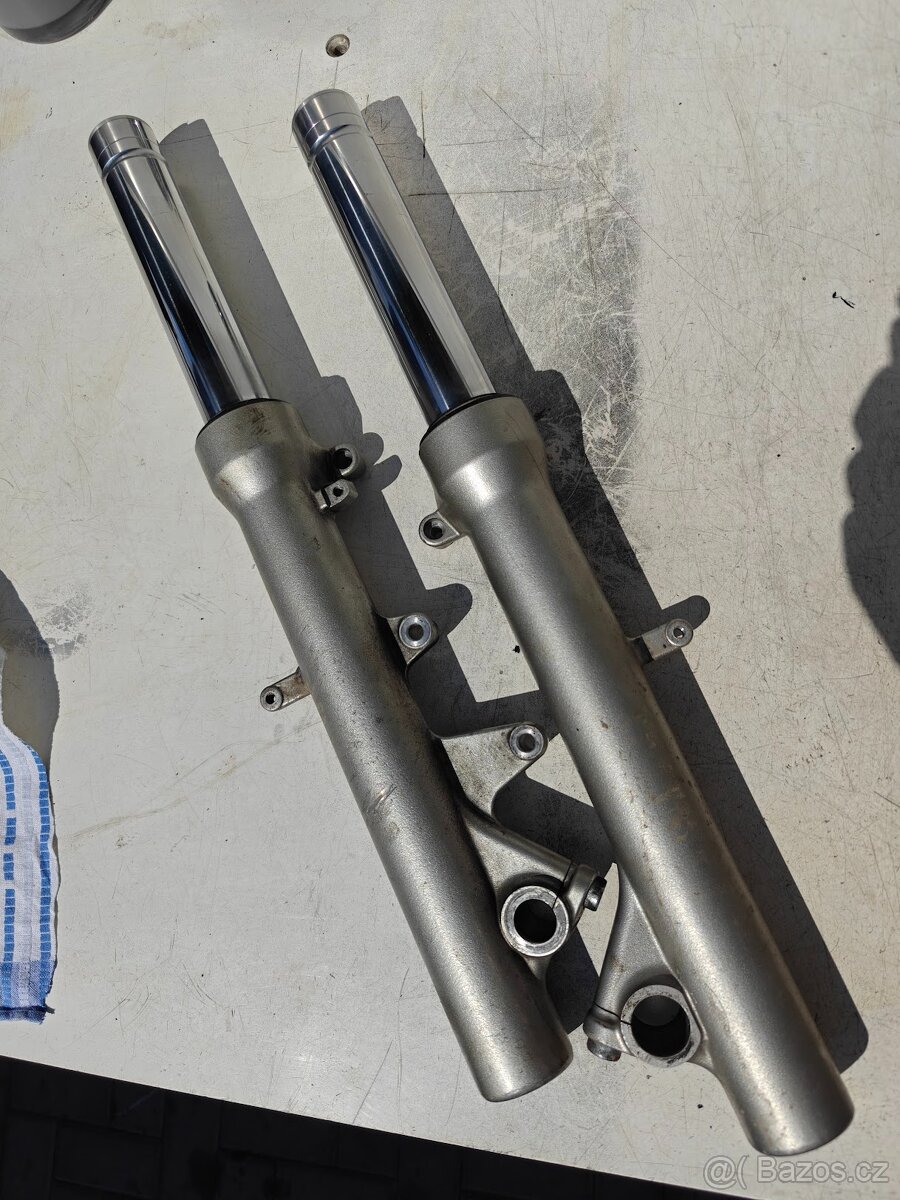 Honda FJS 600 / 400 Silver Wing - přední tlumiče - kolo - 4