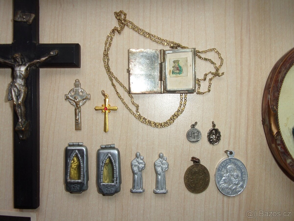 STARÉ NÁBOŽENSKÉ PAMÁTKY, ŠKAPULÍŘ, KŘÍŽ, KROPENKA, MADONKA - 4