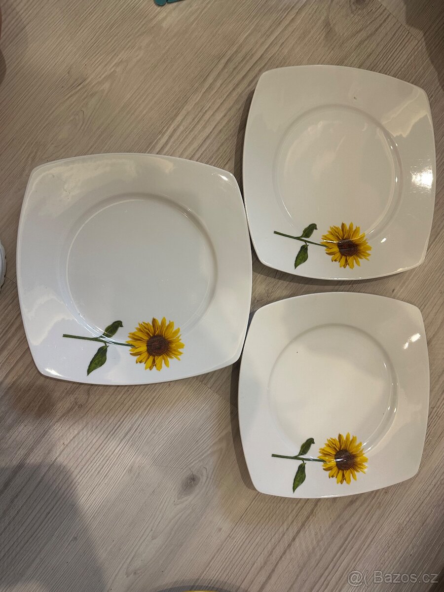 Sada 13ti talířů se slunečnicemi - 4