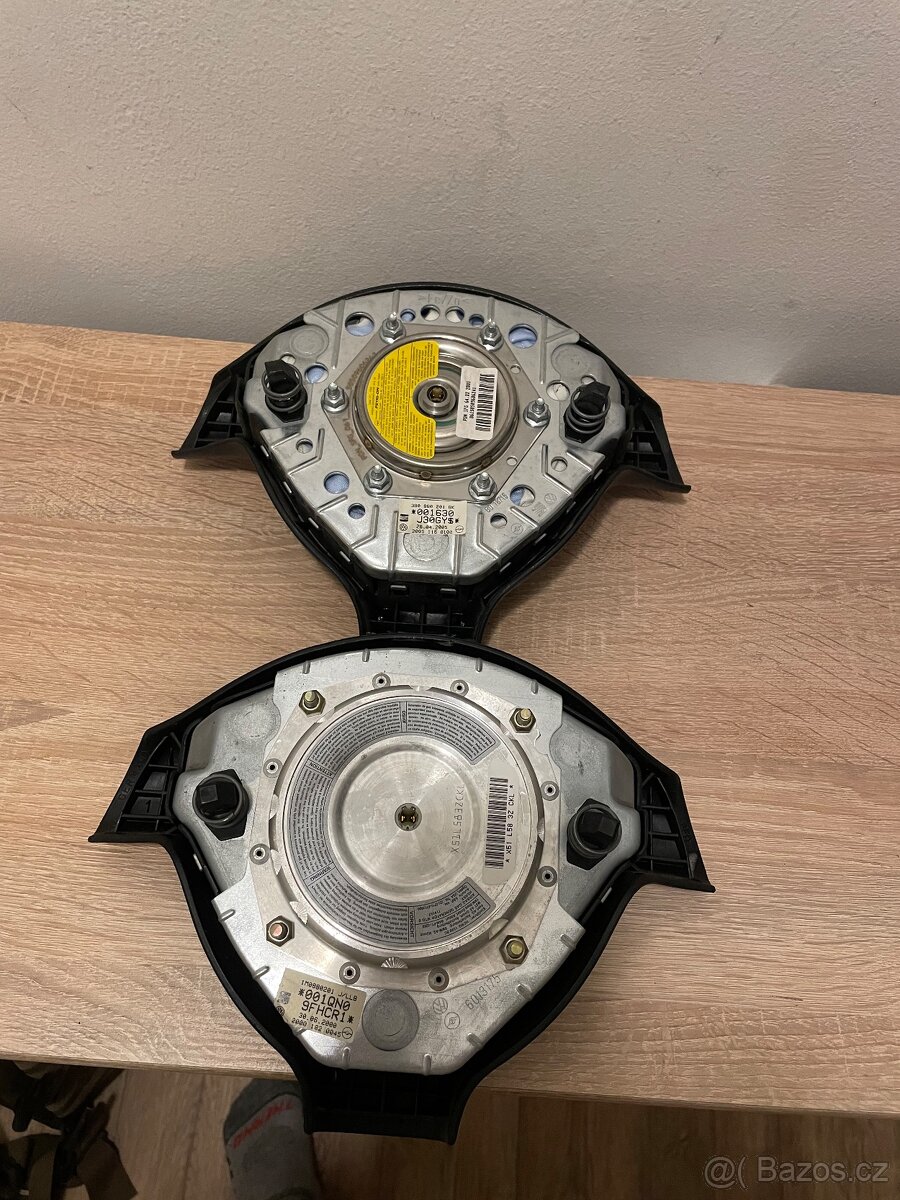 Tříramenný kožený volant - Airbag - 4