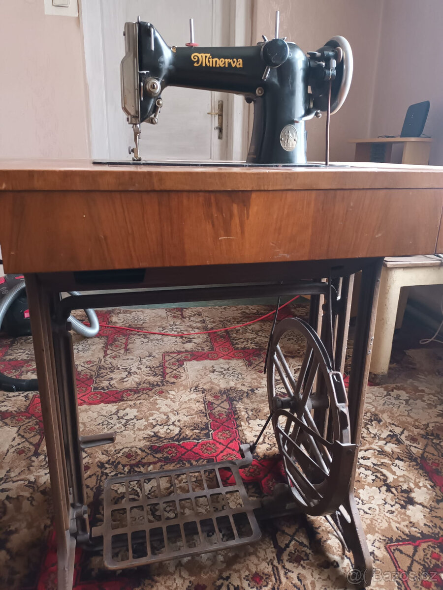 Šicí stroj Minerva za odvoz - 4