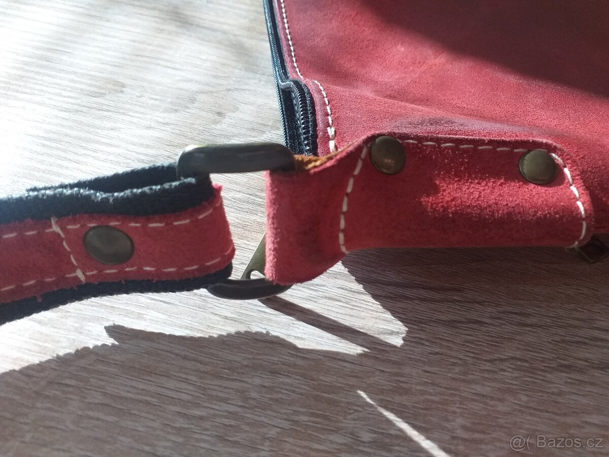 Kožená crossbody kabelka 31 x 35cm - 4