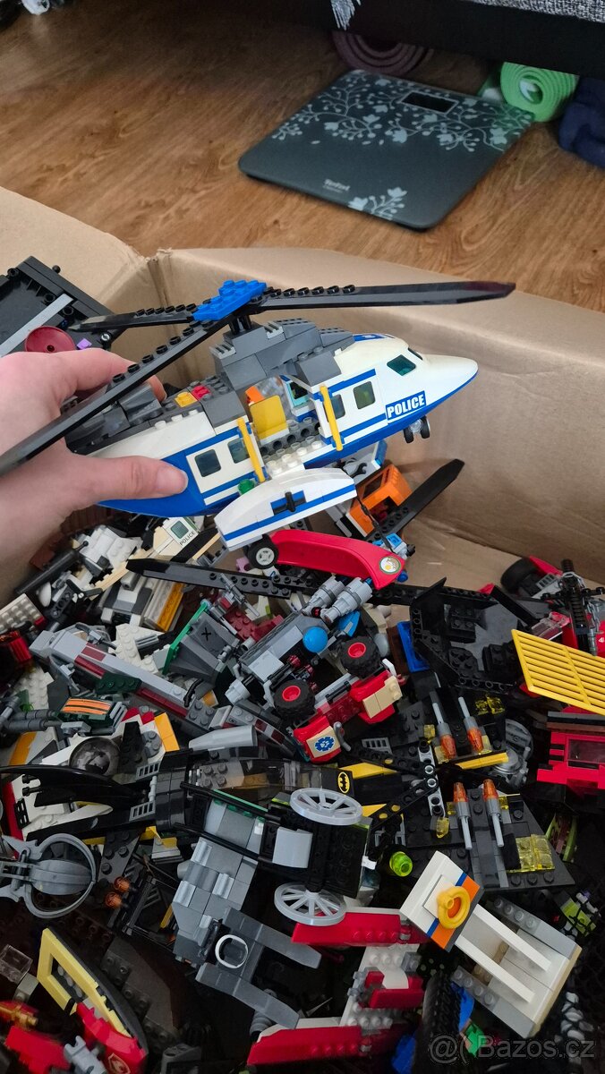 5,5 kg LEGO, celé sety - 4
