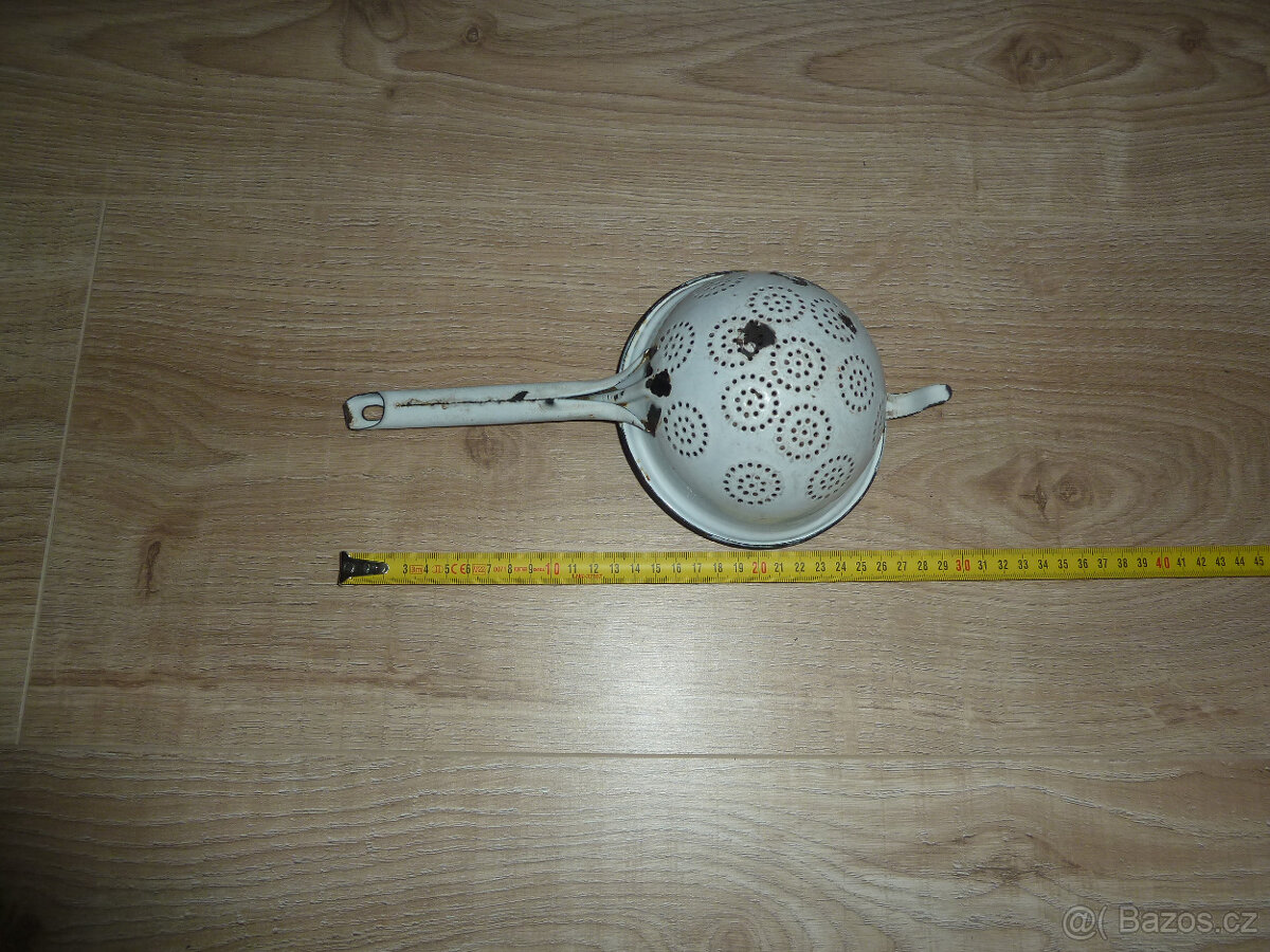 Starý smaltovaný cedník - 4